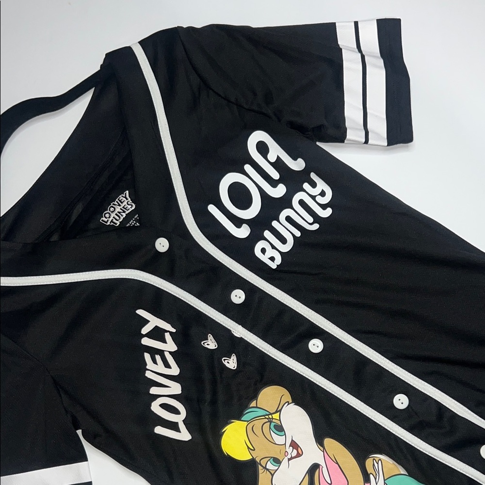 Women’s  Looney Tunes Jersey - Picture 6 of 9